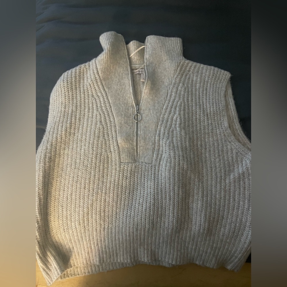 Sweater vest